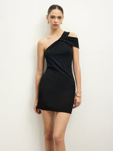 Asymmetrisches kurzes Kleid mit einer Schulter
